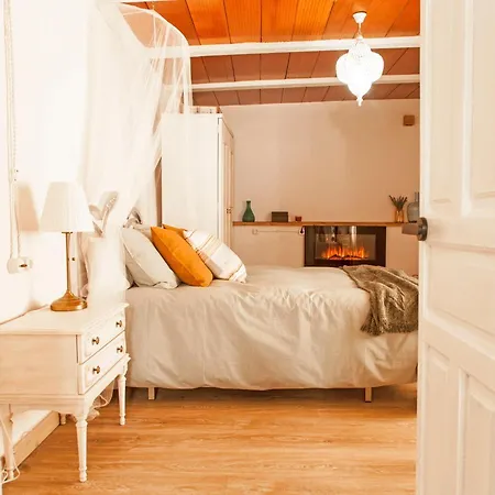 La Casita Del Pueblo Pet Friendly Granada *